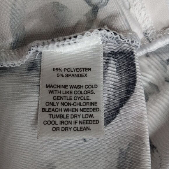 White House Black Market Size M Tank Top Floral Tiered Ruffle Sleeveless - Picture 6 of 7